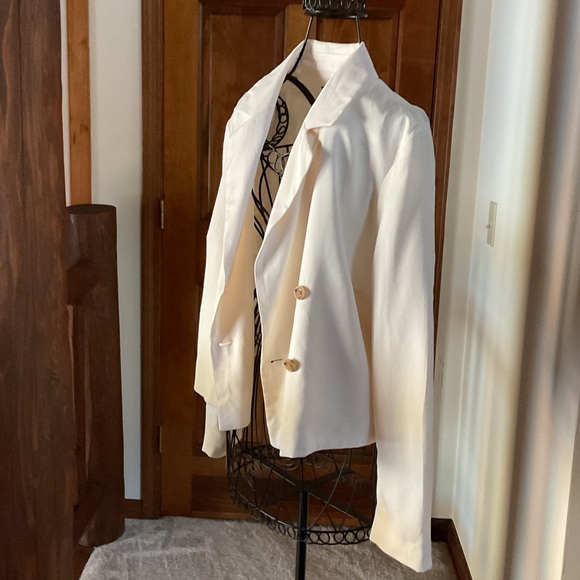 Banana Republic Jackets & Blazers - Banana republic ivory crop blazer, 12